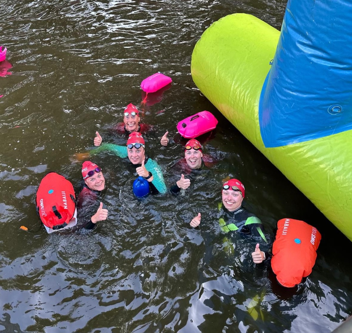 Afbeelding van Waterpolosters bereiken doel